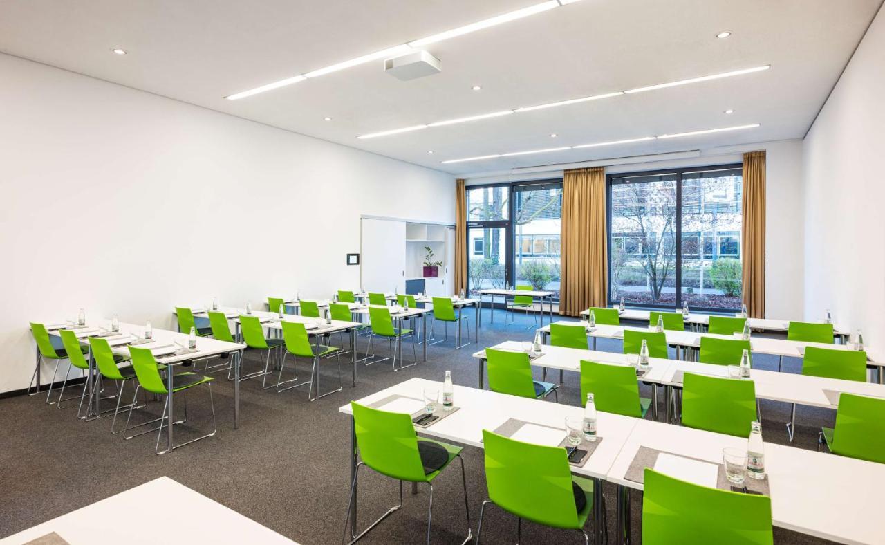 Lindner Hotel Frankfurt Sportpark, Part Of Jdv By Hyatt Франкфурт-на-Майне Экстерьер фото